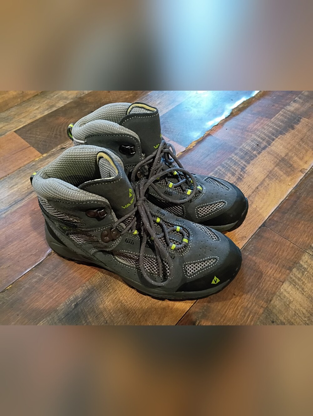 Vasque Kids Gray and Lime Hiking Boots